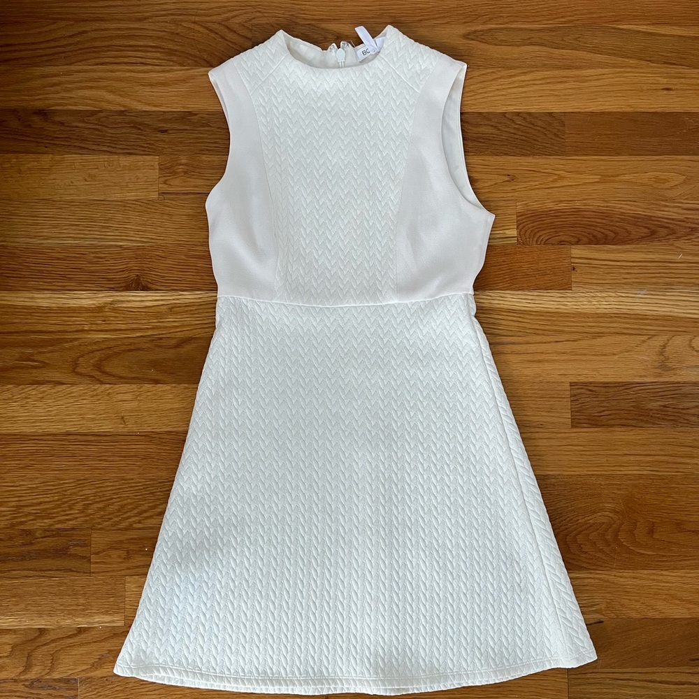 EUC BCBGeneration 0 white quilted skater A line dress